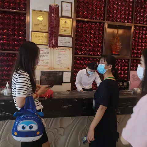 将心比心，暖心安抚，全力协助滞留旅客有序返程--海口市气象局