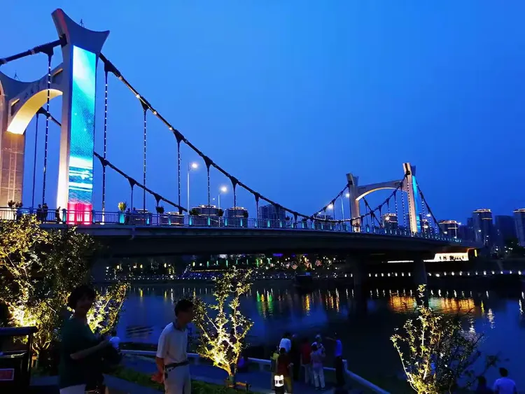 南京的网红桥江宁小龙湾彩虹桥