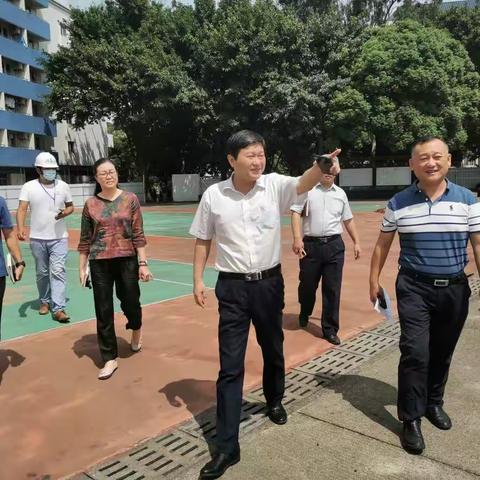 白云区教育局胡聪副书记到广州市第七十一中学视察暑期校园情况及2021届毕业班开学准备工作