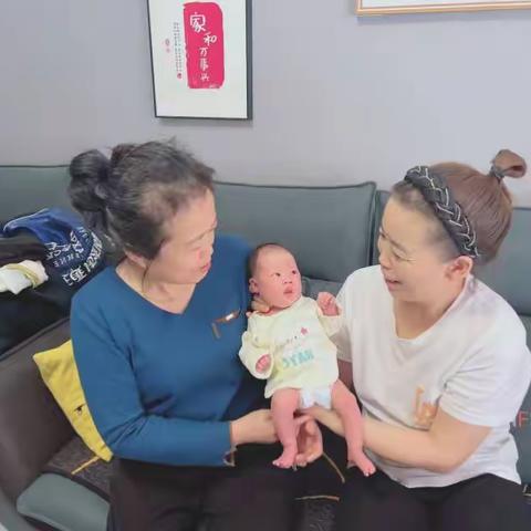 姓名：王芳   年龄：46