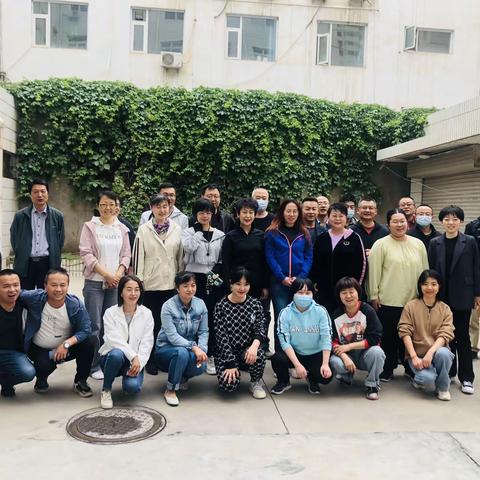 信达咨询公司“毽舞飞扬  活力绽放”毽子操活动