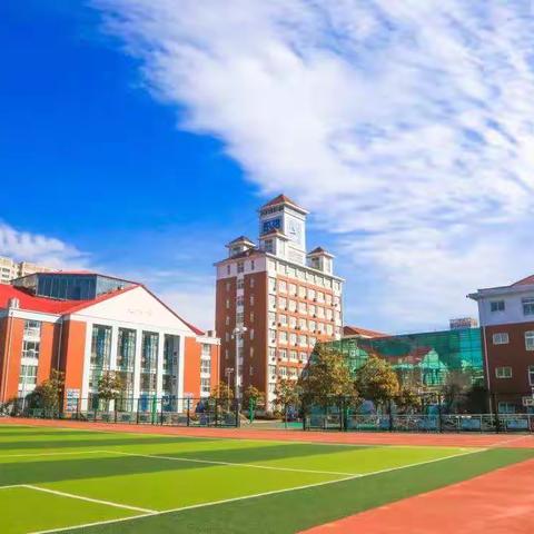 校园外家长爱心护学，校园内孩子奋力拼搏--一（七）班家长护学暨春季田径运动会