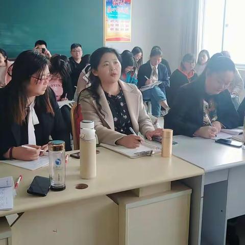 凝心齐聚力，高效备复习—记庆云县第四中学初中数学复习研讨课