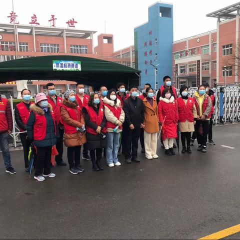 三年级六班3.15值勤志愿者