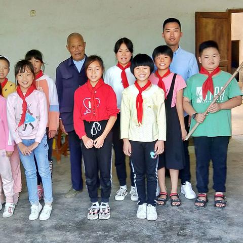 敬老尊贤，关爱老人——记肖家坪小学庆祝重阳节慰问抗美援朝老战士活动