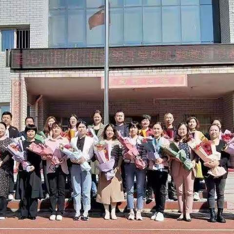 芳华待灼砥砺深耕 奋楫笃行履践致远——星光小学六年级组剪影