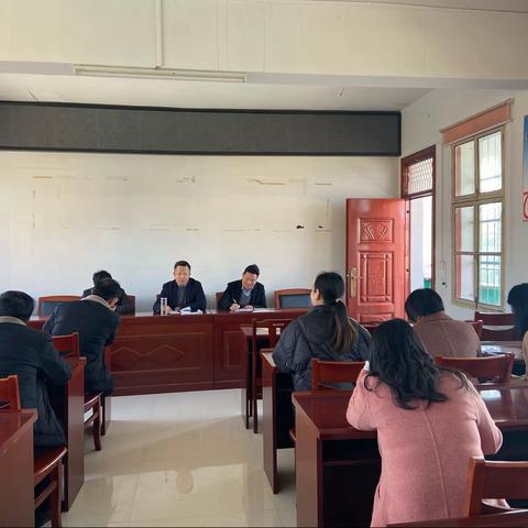 阳光体育，快乐教研—十里完小综合组教研活动小记