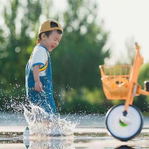 春雨润于心 清明融于情—广昌县第一幼儿园小一班清明主题户外活动《寻找春雨》