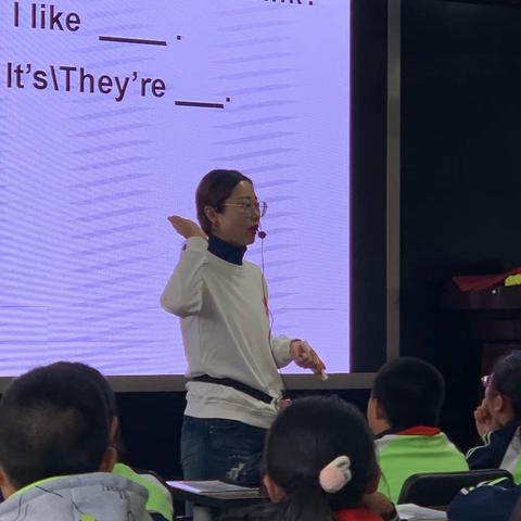 青年教师展风采，教学比武促成长