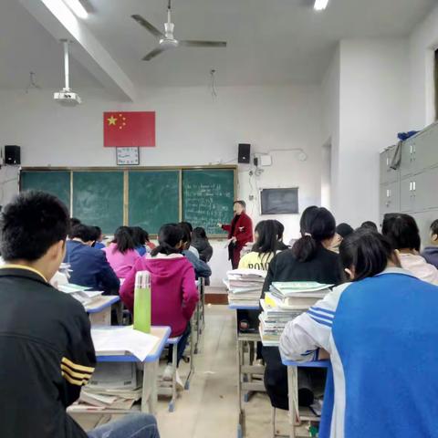 亮丽身姿，自有章法————记余干一中章丽老师公开课