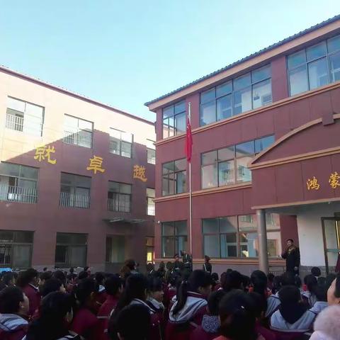 热闹的龙华学校