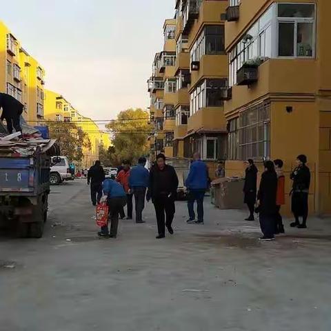 三方联动     共建美丽家园