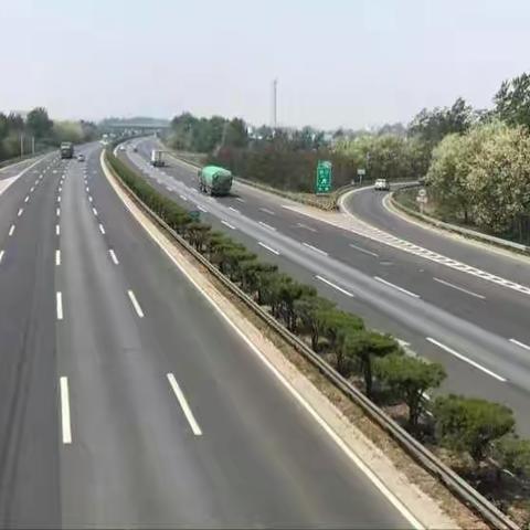 齐心协力 做高速公路守护者