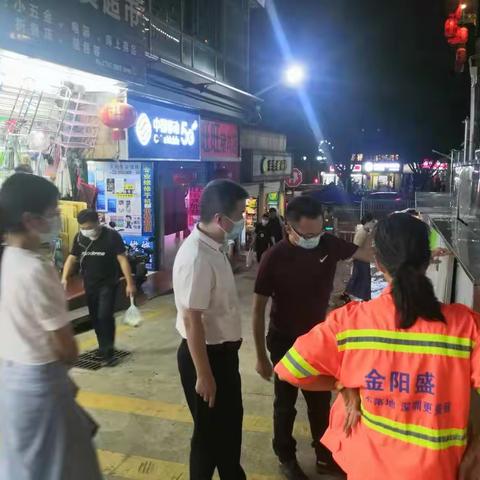 区城市管理和综合执法局纪委书记张佳平带队夜间督导