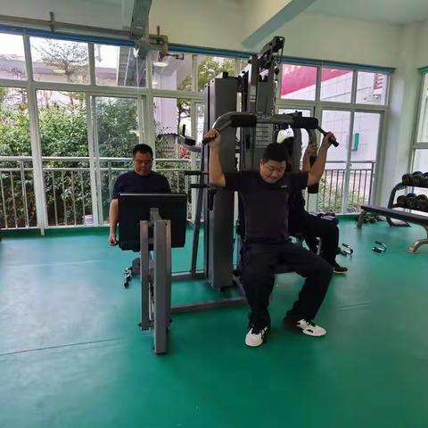 陵水车站派出所开展冬季体能大练兵