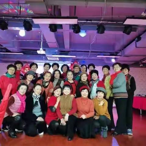 《欢乐美兰湖，姐妹载歌舞》——记普陀区真光片区腰鼓队新年团拜活动 作者：追梦 2022.1.19
