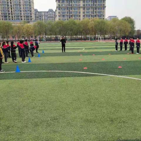 梁山县二实小教育集团【第四实验小学】“同课同构，同心同行”体育组听评课活动