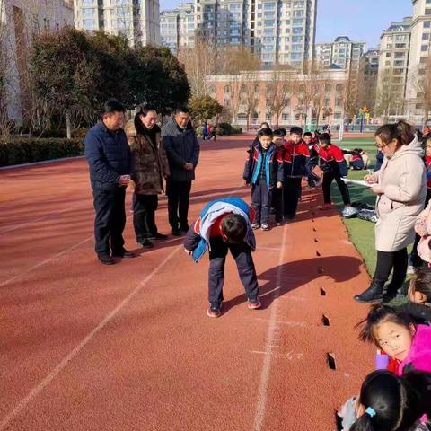 梁山县第四实验小学体育抽测考核