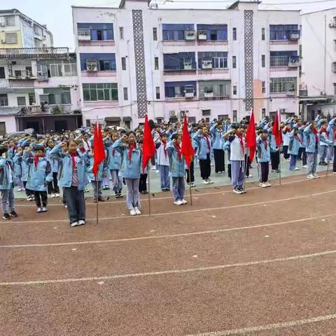 扣好人生第一粒扣子，系好人生第一条红领巾——赤壁市赵李桥镇小学2023年二年级新少先队员入队仪式