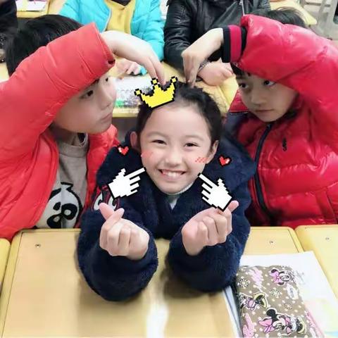 LYIS小学部的女神们，节日快乐！洛阳国际学校小学部