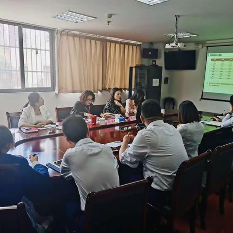 分行零售分管行长戎娟携个金部一行至大港支行开展业务调研