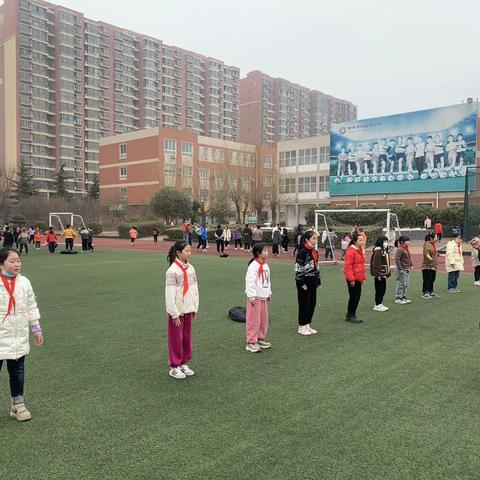 强身健体，张弛有度——新郑市外国语小学2022-2023学年下学期体育寒假作业展评