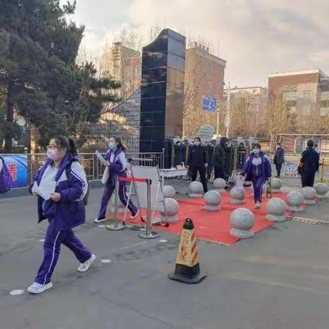 春暖花开，不负未来——百年一中，疫情防控期间迎来复课第一天