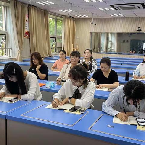 学习新课标，我们在行动——泰安市实验学校万境水岸小学英语组深度学习2022年版义务教育《英语课程标准》