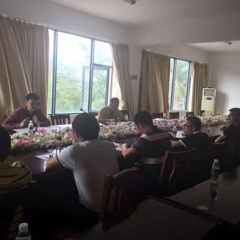 镇委四支部召开党员组织生活会