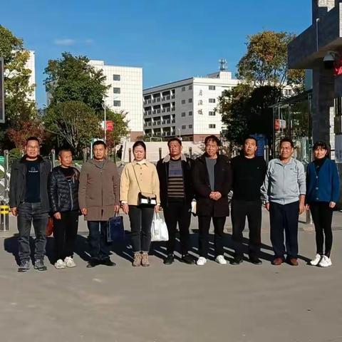 土官镇小学组织数学教师到龙源实验学校开展优质课教学观摩活动