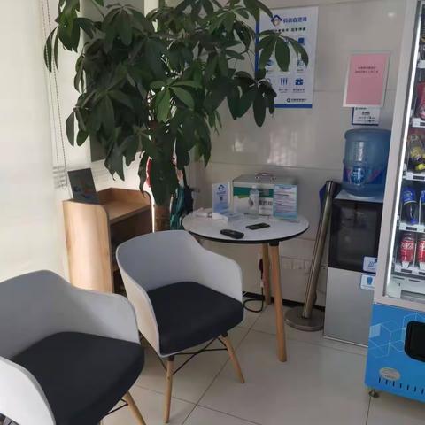 【三门路支行】暖心服务，庆祝国庆，迎接党的二十大胜利召开