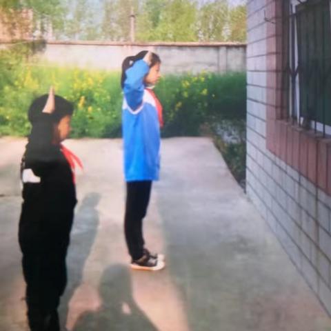 疫情之下特殊的升旗仪式