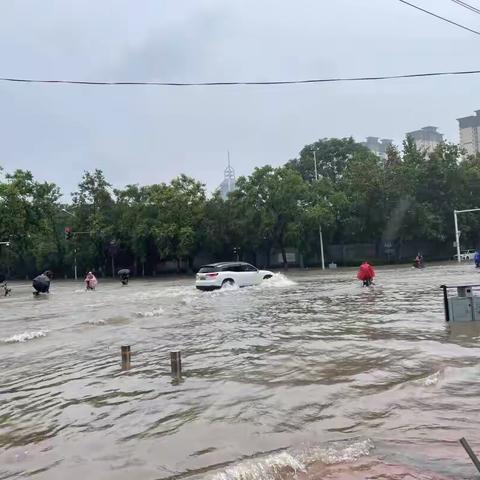 “暴雨无情，人间有爱；一方有难，八方支援！”——建设路第二小学红领巾在行动