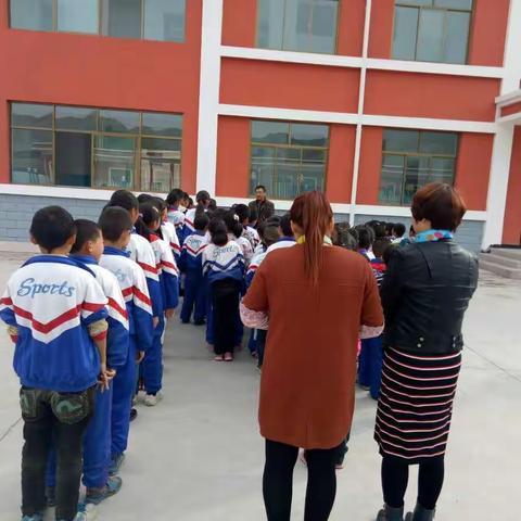 古城小学防震减灾演练