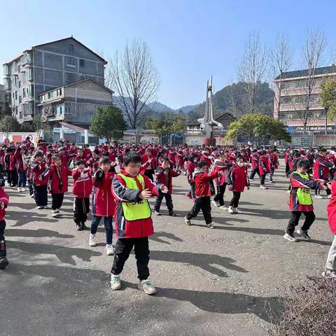 从新出发，大展宏“兔”——会同县粟裕希望小学2023年春季开学第二周值周美篇