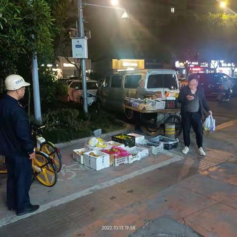 联合执法，整治摊贩