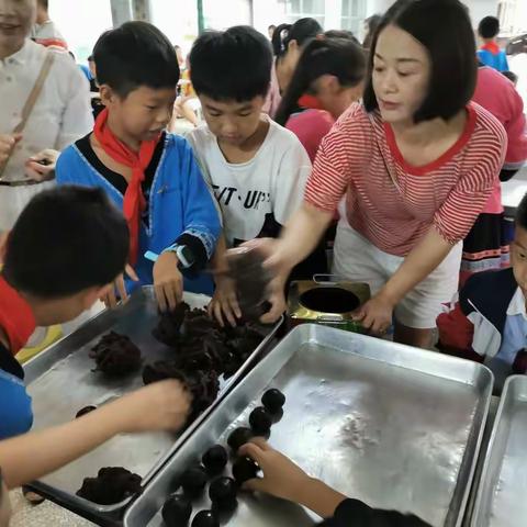 中秋节制作月饼实践活动