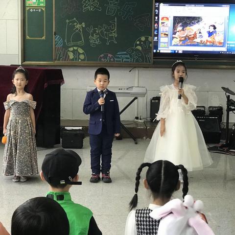 霍市二小2021级2班—音乐联欢会