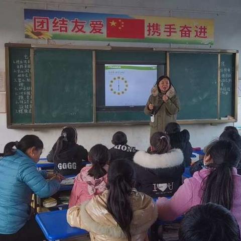 佛耳湖镇官庄小学三课活动正在火热进行中