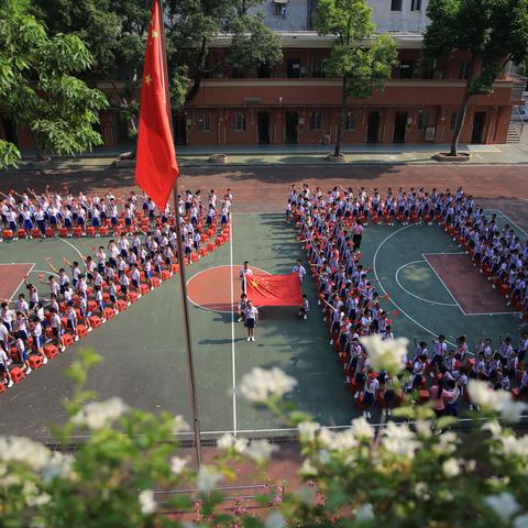 广州市荔湾区海北小学-我和我的祖国“快闪”，同学们以最积极的姿态，最美的样子庆祝新中国成立70周年！