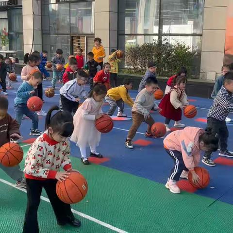 “温暖三月，快乐相伴”      —🌼金宝幼儿园中二班3月生活记录