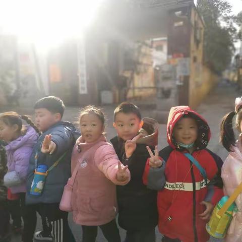 金童幼儿园——睿智情商，徒步之旅