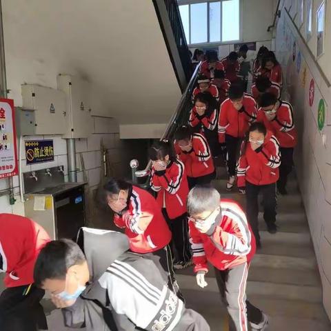 居安思危，警钟长鸣——曲沟镇第二实验小学消防安全演练！