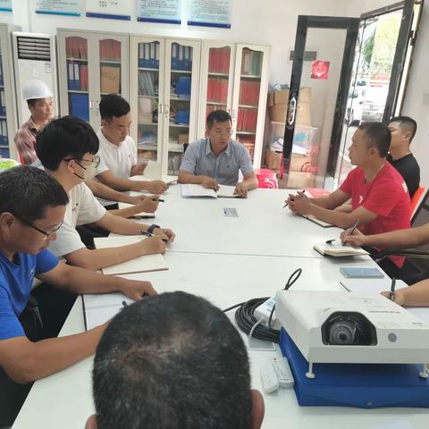 文罗镇召开2023年政府投资项目推进会