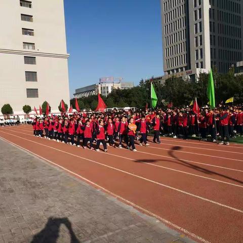 运动点燃激情，校园别样风情——金凤十一小二年级<6>班燃爆赛场