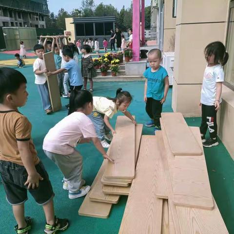 玩转童年~游戏无界限——皇山社区幼儿园