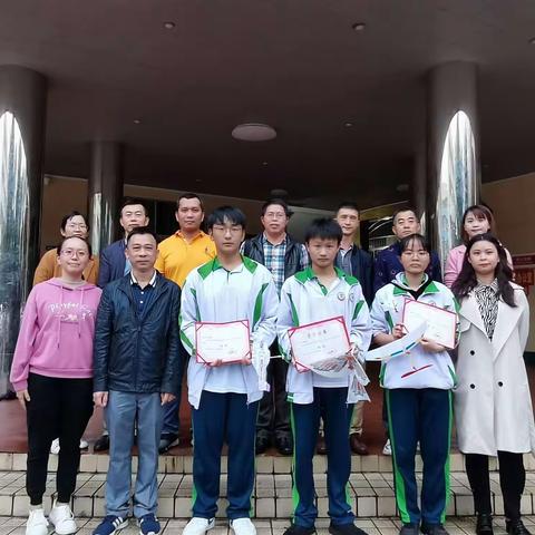 “翼”飞冲天，放飞梦想一一嘉积二中第四届校园航模比赛圆满落下帷幕！