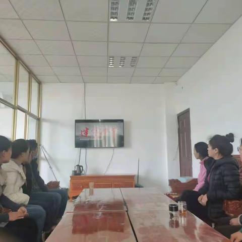 石渠县医疗保障局开展红色电影展播，营造党史学习教育浓厚氛围