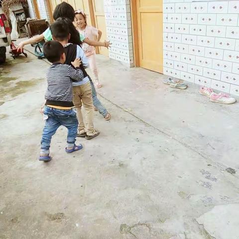 老鹰抓小鸡！