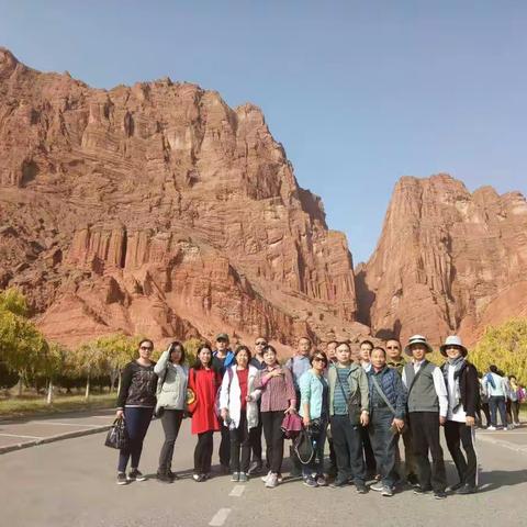 美丽的新疆我们爱你